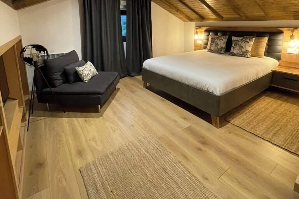 Habitación doble Confort, vista a la montaña | Wifi gratis y ropa de cama