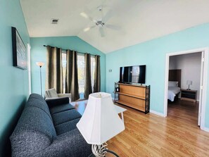 TV - Top-Floor River Oaks Escape • 2BR/2BA • (Myrtle Beach)