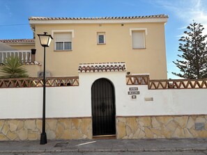 تفاصيل الفندق من الخارج