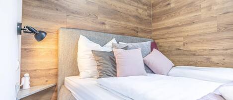 アイロン / アイロン台、WiFi、ベッドシーツ