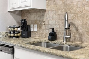 Private kitchen - Texas Two-Step Retreat Walk to AT&T & Globe Life (Arlington)