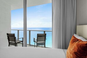 2 bedrooms, iron/ironing board, WiFi, bed sheets - On The Beach - Ocean View - Incredible Amenities (Hollywood)