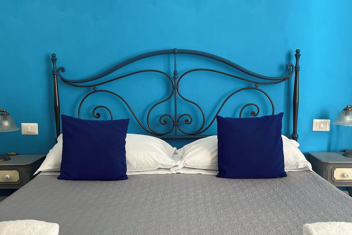 Double Room, Balcony, City View | Desk, free WiFi