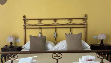 Double Room, Balcony, City View | Desk, free WiFi