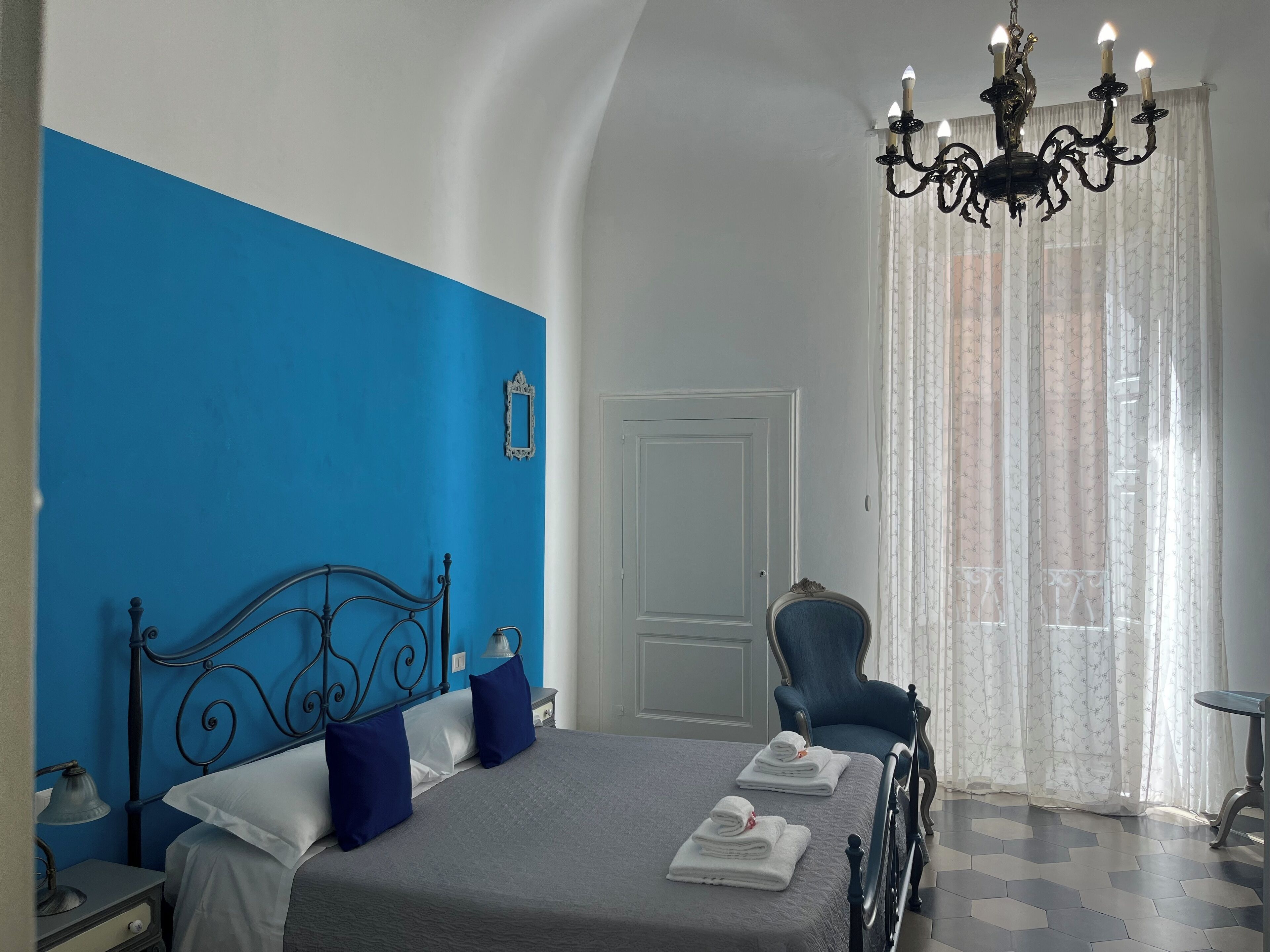 Double Room, Balcony, City View | Desk, free WiFi