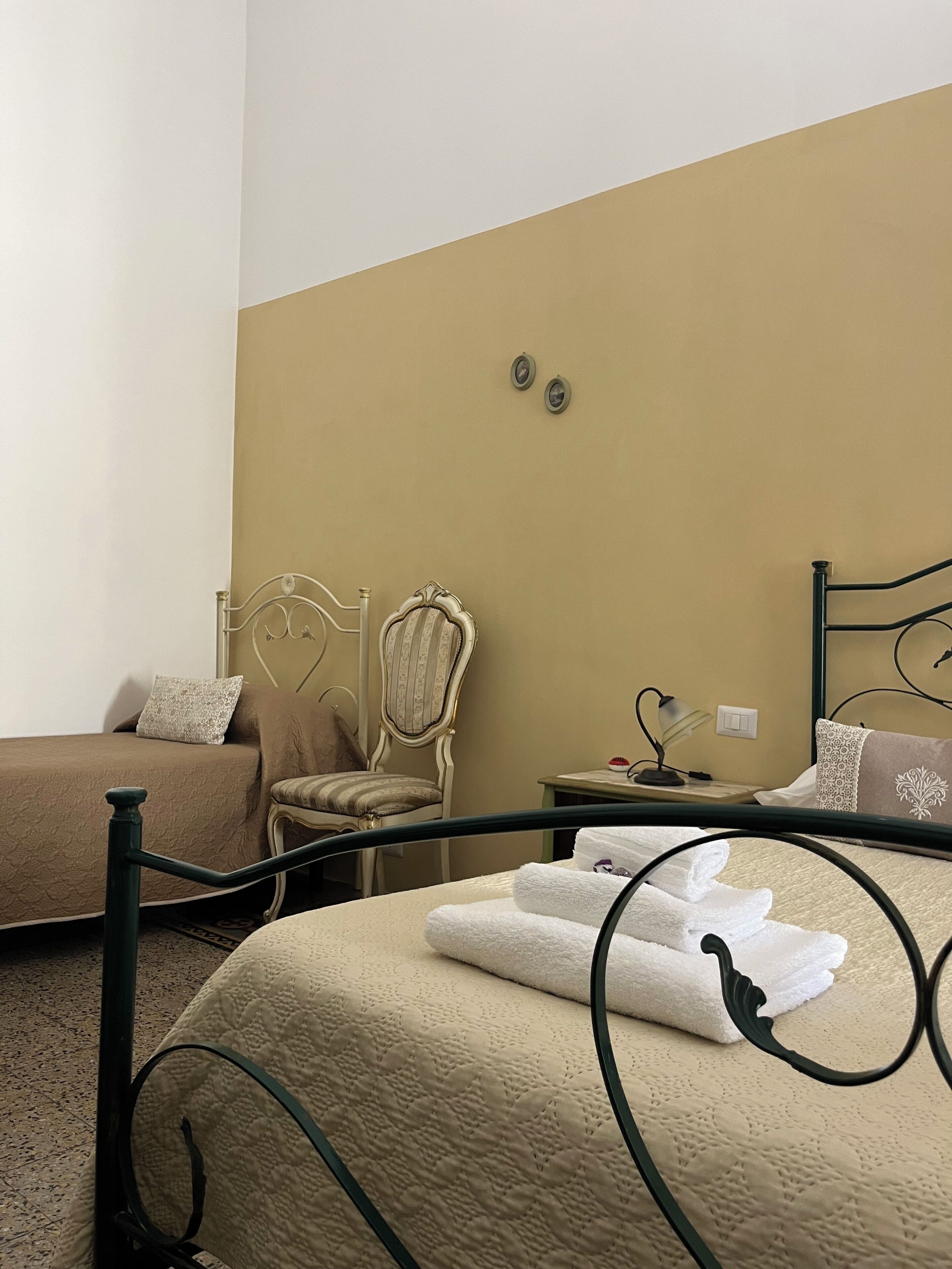 家庭四人房, 庭園景觀 | 書桌、免費無線上網