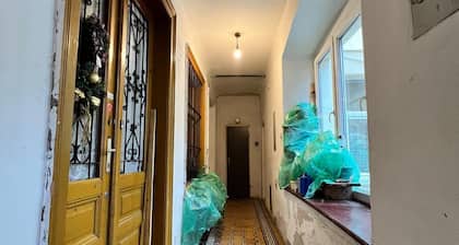 Cozy Room in Apartment, Prime Locatio
