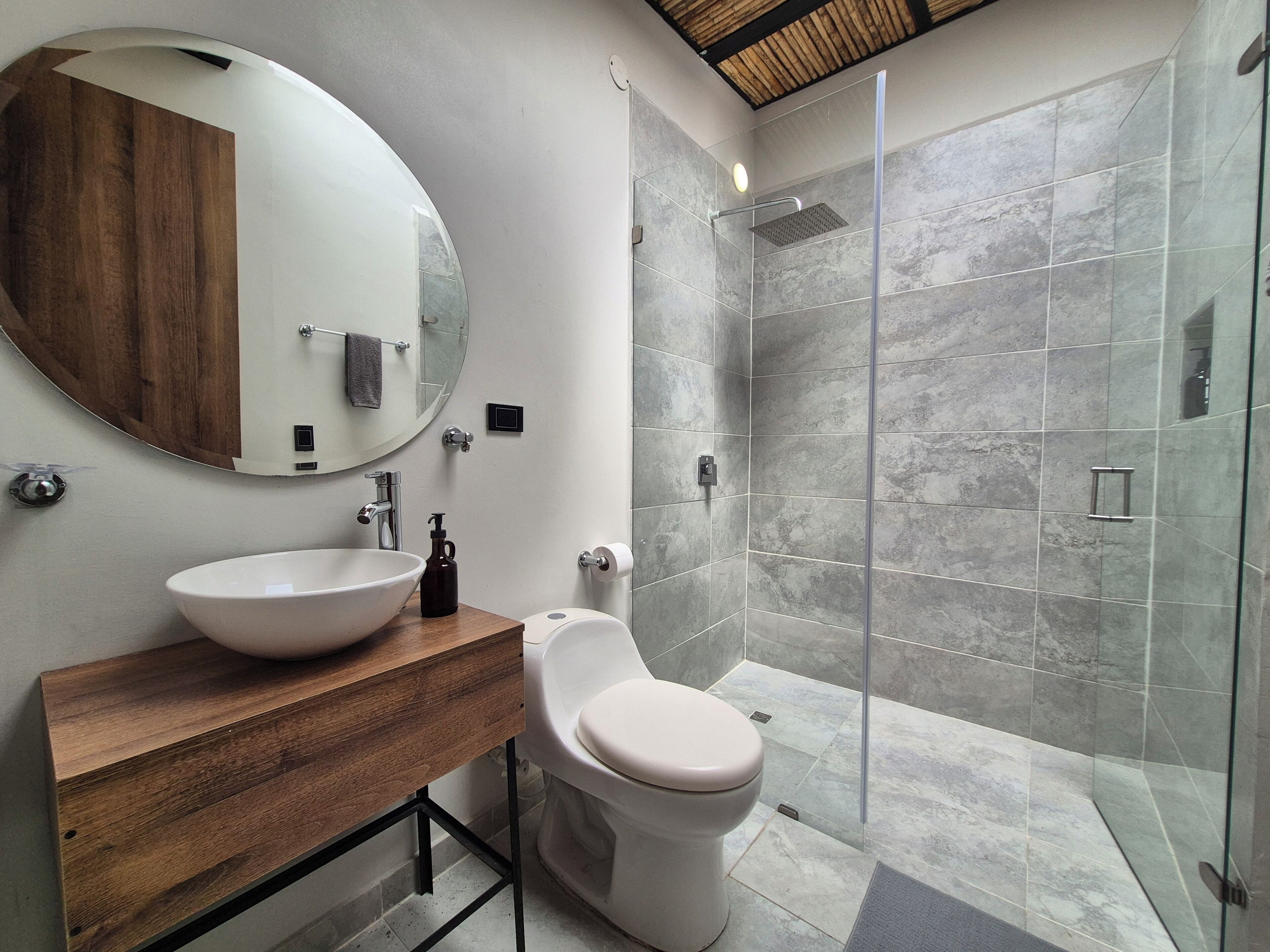 Comfort Twin Room | Bathroom | Shower, towels, soap, shampoo