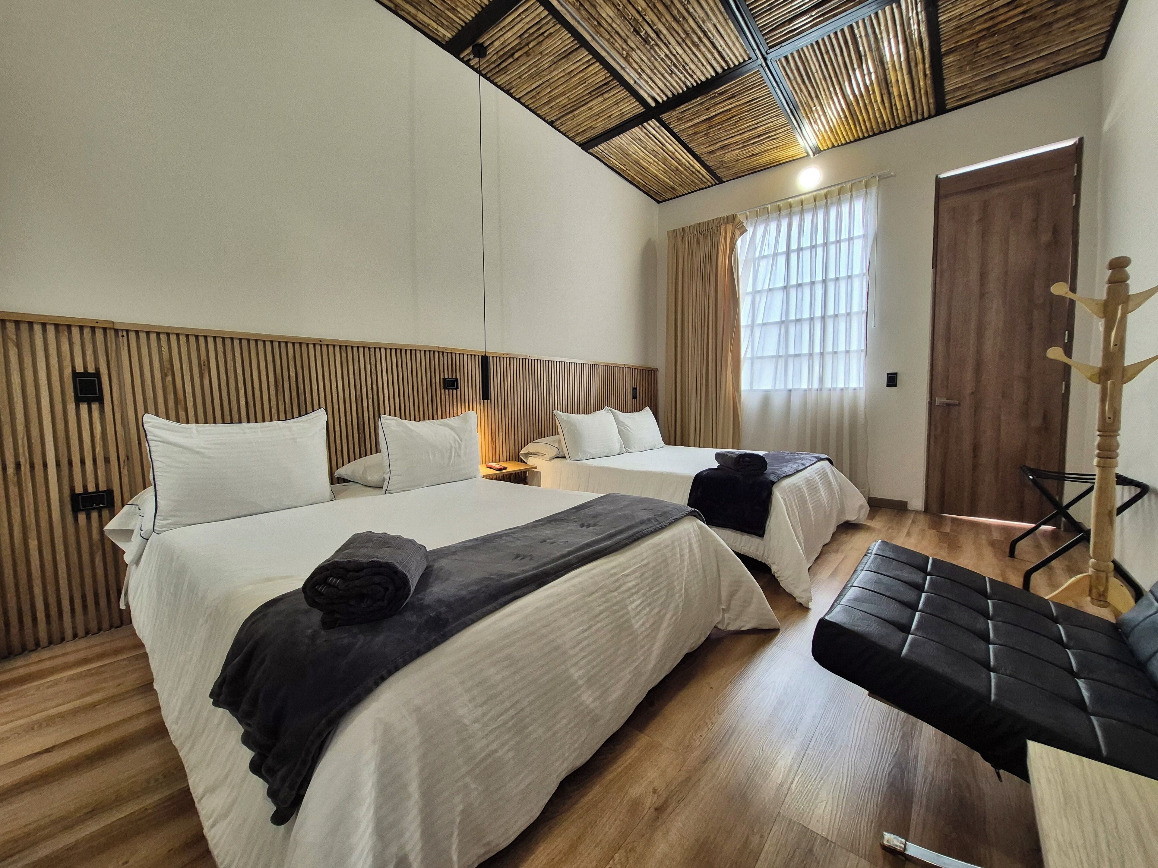 Comfort Quadruple Room | Desk, laptop workspace, free WiFi, bed sheets