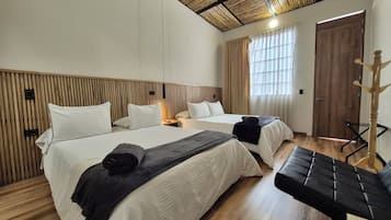 Comfort Quadruple Room | Desk, laptop workspace, free WiFi, bed sheets