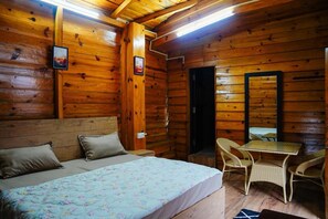 Room - 7 Lake Stays Sattal (India)