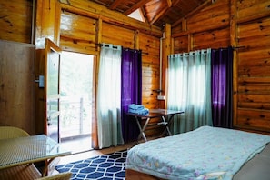 Room - 7 Lake Stays Sattal (India)