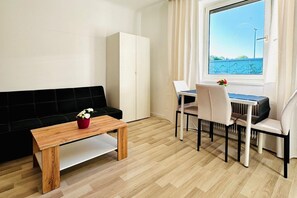 Living area - Peaceful Stay for 3 | Garden Villa near Danube (Vienna)