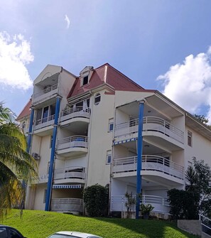 Exterior - Kazamelia Charming 2-bedroom apartment 200m from the beach (Les Trois-Îlets)