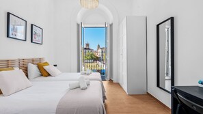 Apartament, 3 dormitoris, frigorífic, vistes a la ciutat | Decoració individual, mobiliari individual i escriptori 