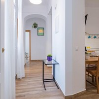 Lejlighed - 3 soveværelser | Opholdsområde | 40-tommers fladskærms-tv med digitale kanaler