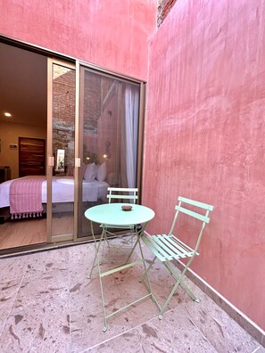 Internet, bed sheets - Luxury room in the best downtown area just steps away from the tourist area (Oaxaca de Juárez)