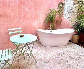 Property grounds - Luxury room in the best downtown area just steps away from the tourist area (Oaxaca de Juárez)