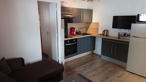Private kitchen - 100m from ski slopes, Ground floor, tv, ski locker, 32m², Vars (Vars)