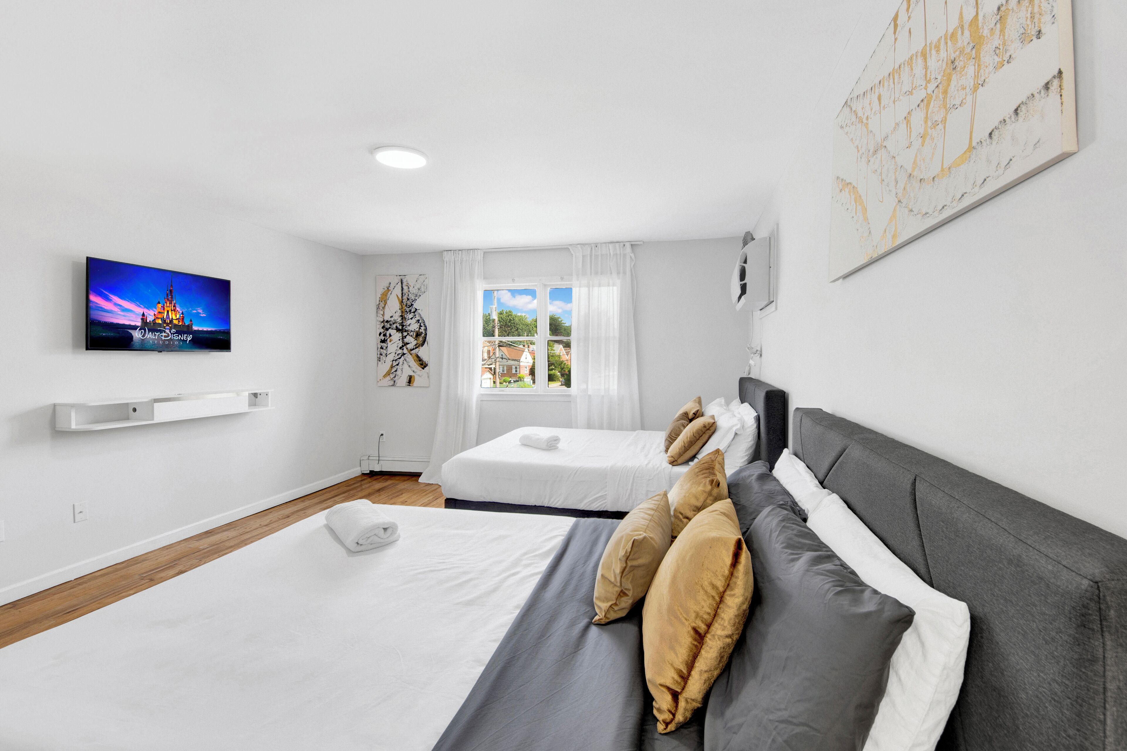 Bügeleisen/Bügelbrett, Internetzugang, Bettwäsche