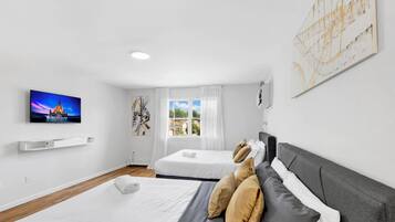 Bügeleisen/Bügelbrett, Internetzugang, Bettwäsche