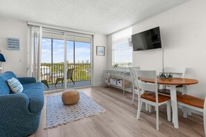 TV, offices - Cozy Beach Studio Beach And Tennis 2603 (Bonita Springs)