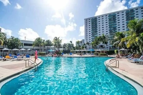 Outdoor pool, a heated pool. Dream Beach Room Free Parking - 02227