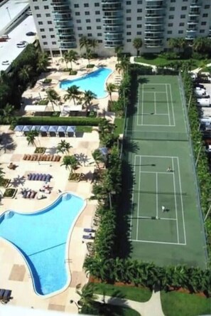 Sportplatz