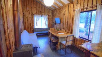 Casa superior, patio, vista al jardín