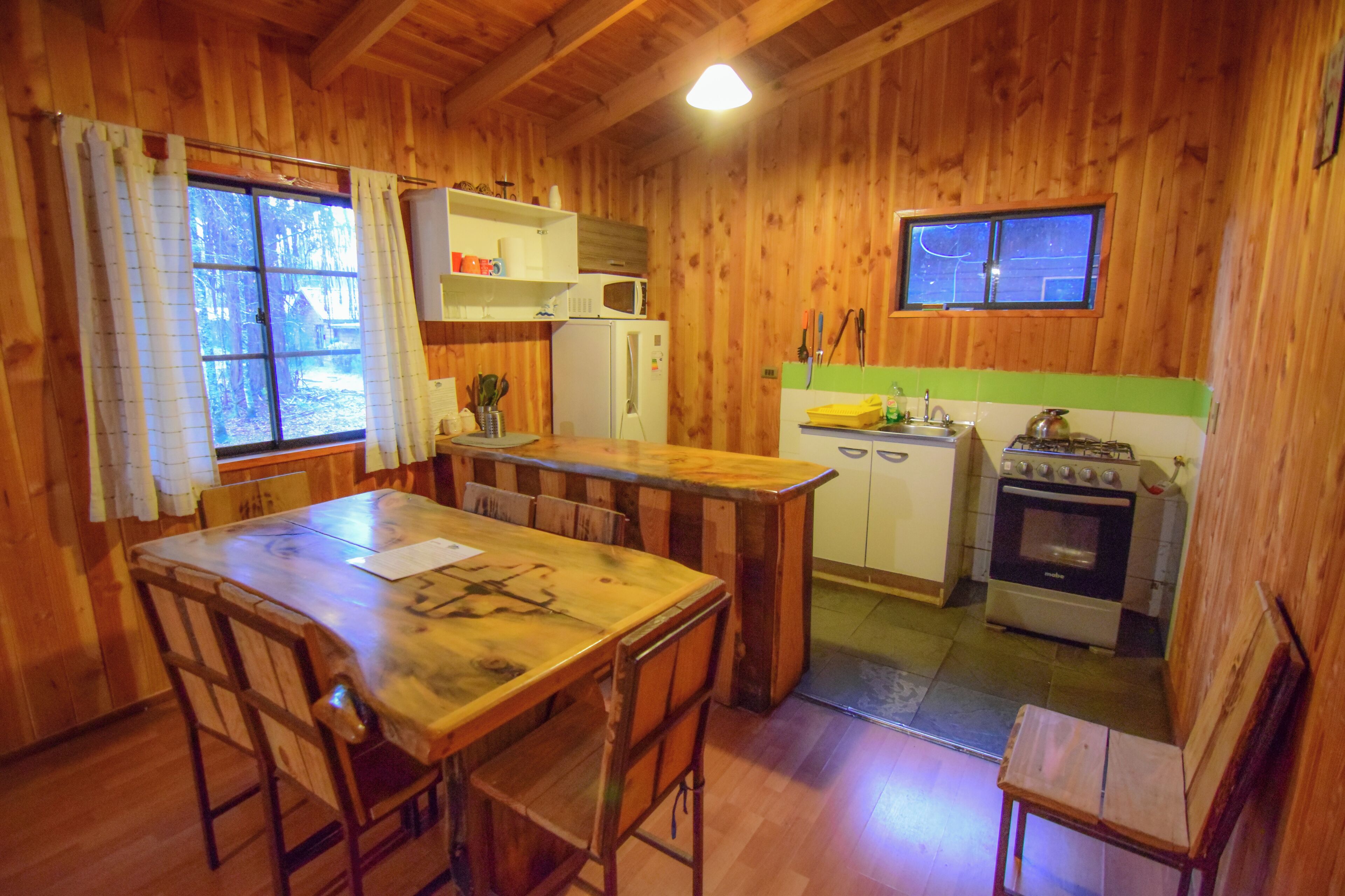 Hus - flere senge - kæledyr tilladt - udsigt til have