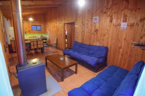 Cabana família, várias camas, aceita animais de estimação, vista para o jardim