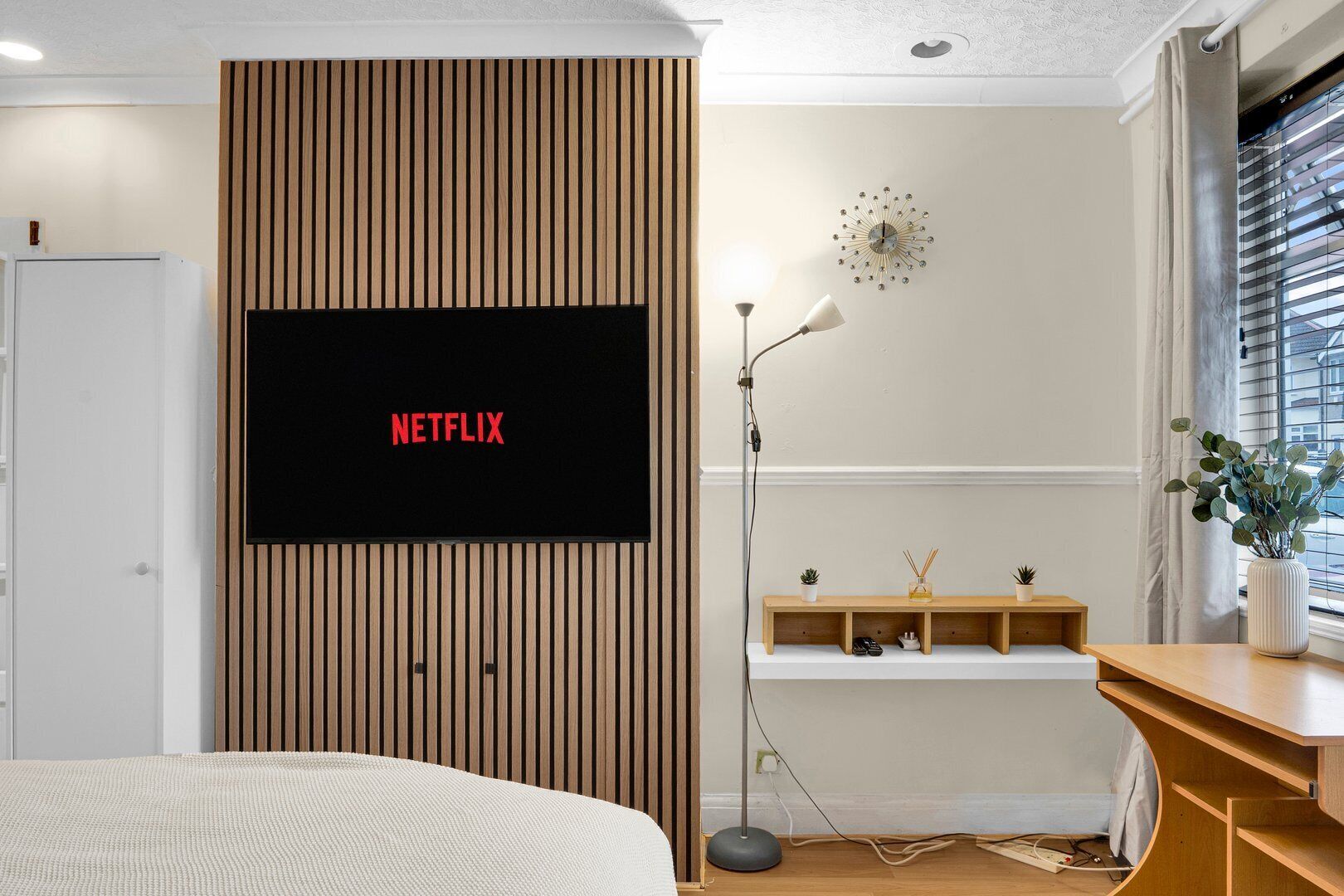 Bügeleisen/Bügelbrett, Internetzugang, Bettwäsche