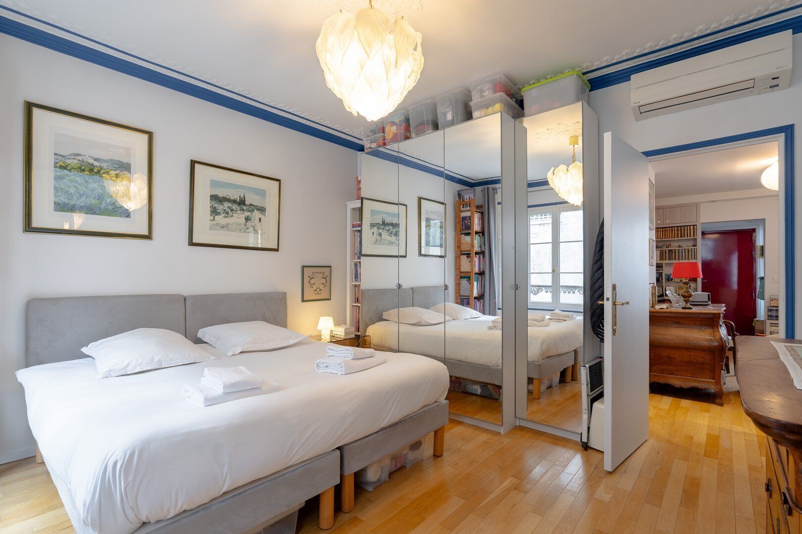 Fer et planche à repasser, accès Internet, draps fournis