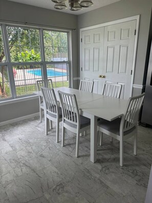 Dining - Near Charlotte House (Seasonal Pool) (Concord)