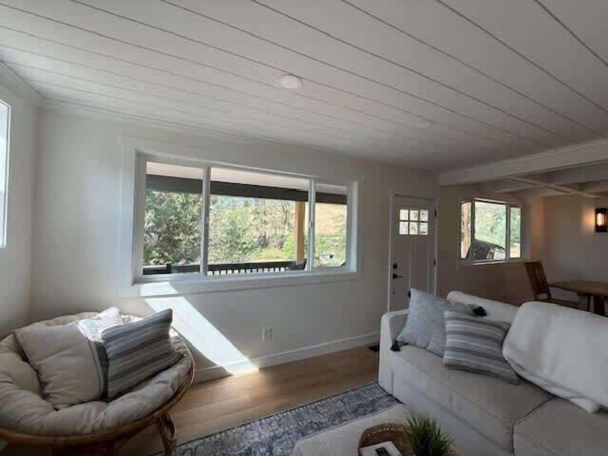 TV, fireplace, stereo