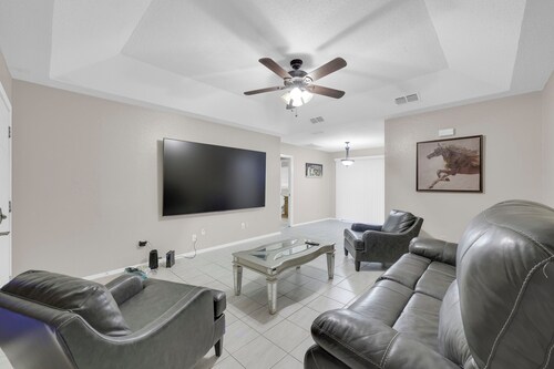 Cozy & Walkable Avocet Ave. Condo – Prime Location