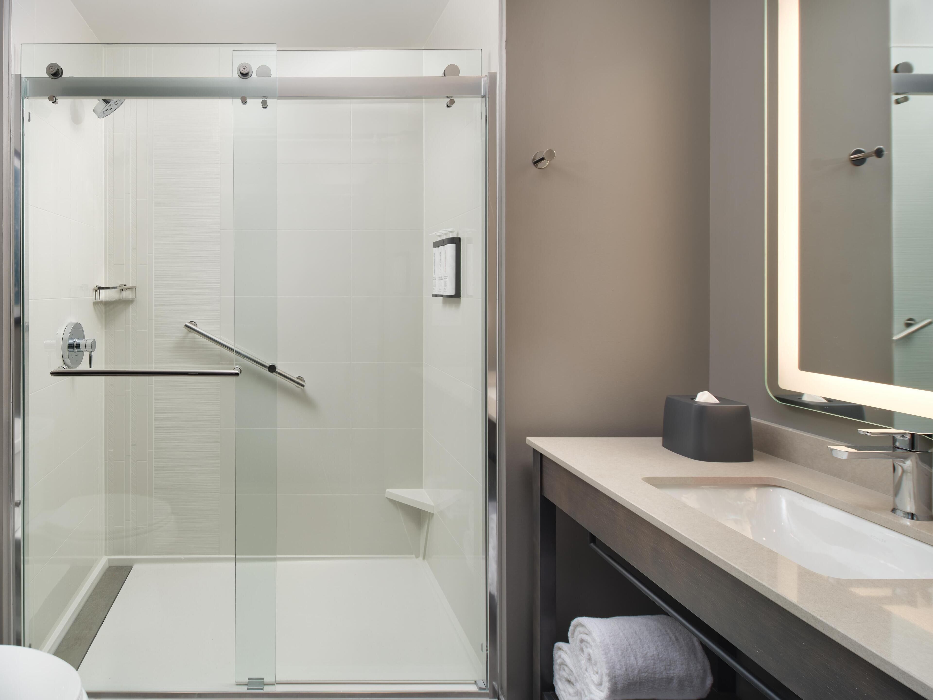 Gratis toiletartikelen, een haardroger, handdoeken, zeep