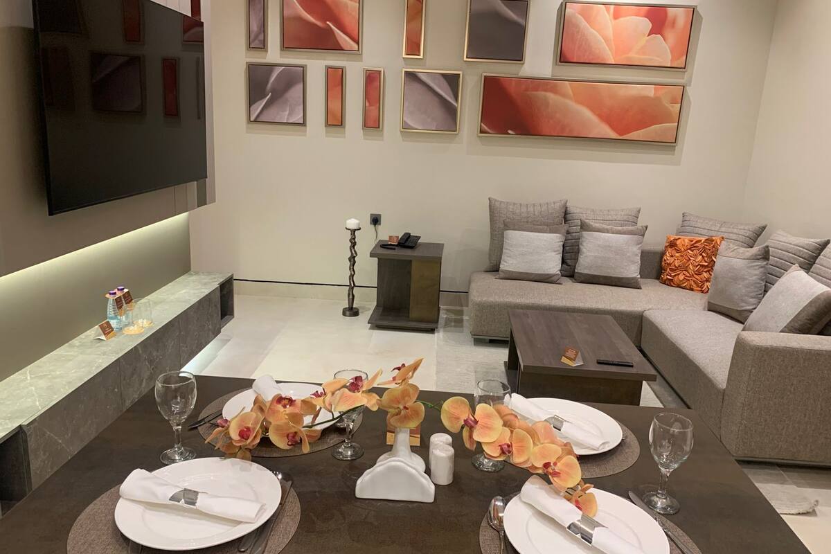 Junior Suite | In-room dining