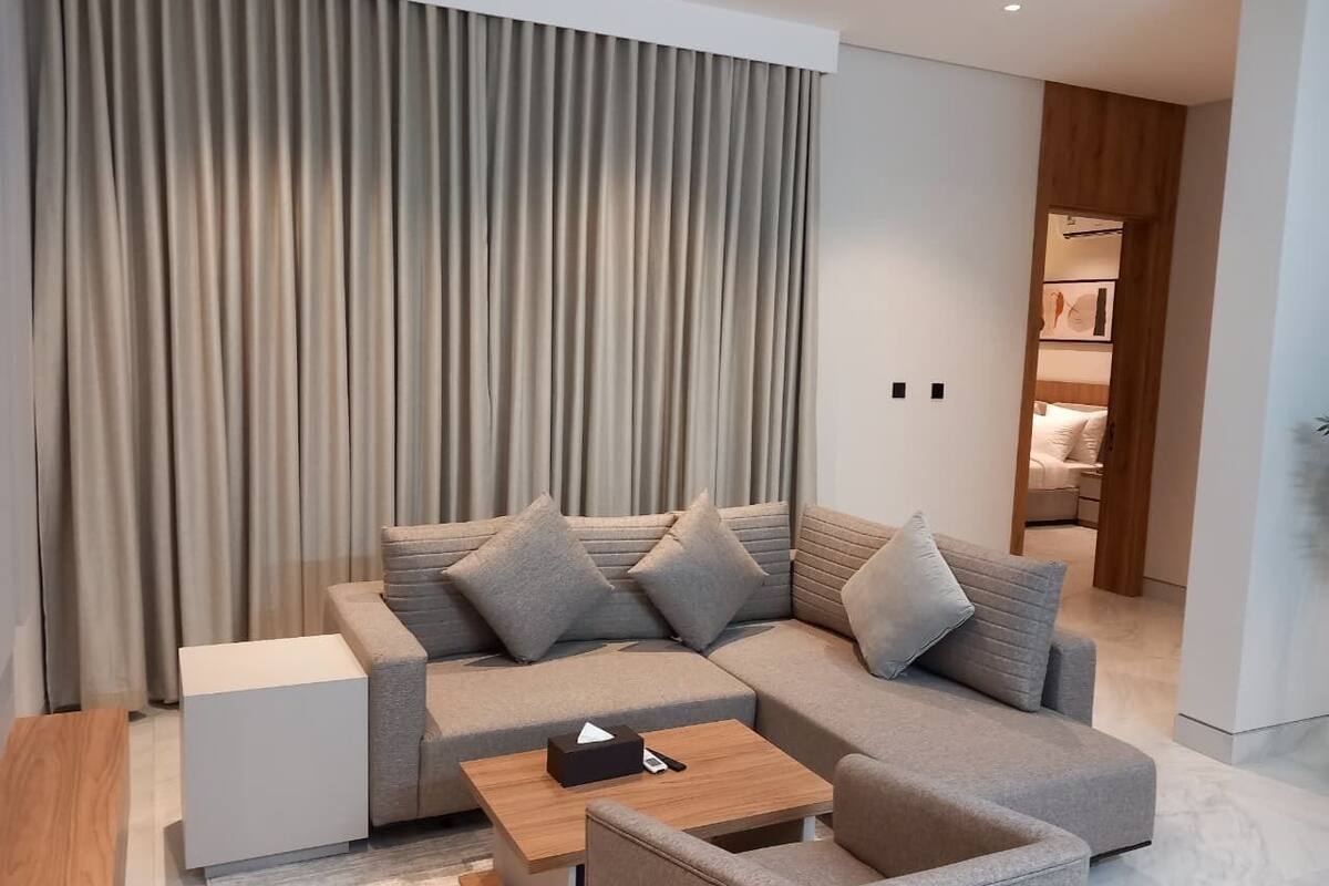 Deluxe Suite | Desk, soundproofing, iron/ironing board, free WiFi