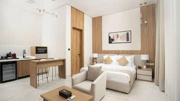 Deluxe Room, 1 King Bed