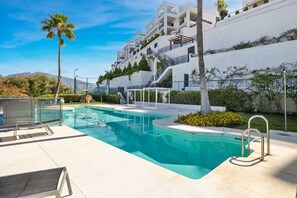 Pool - Luxury sunsets and golf in Los Flamingos (Málaga)