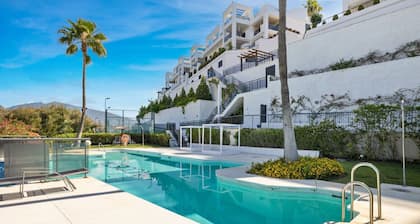 Luxury sunsets and golf in Los Flamingos