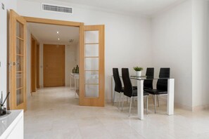 Dining - Luxury sunsets and golf in Los Flamingos (Málaga)