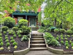 Property grounds - Historic 4BR in Cherokee Triangle, Walk to Bardstown Rd & Derby Fun (Louisville)