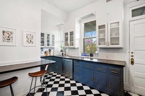 Private kitchen - Historic 4BR in Cherokee Triangle, Walk to Bardstown Rd & Derby Fun (Louisville)