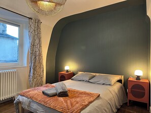 2 chambres, fer et planche à repasser, lit parapluie, Wi-Fi gratuit