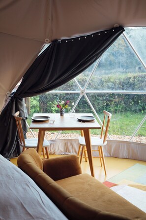 Luxury Studio, Pets allowed, Garden View | Garden view