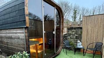 Masajes de tejido profundo, 1 sala de tratamiento y masajes