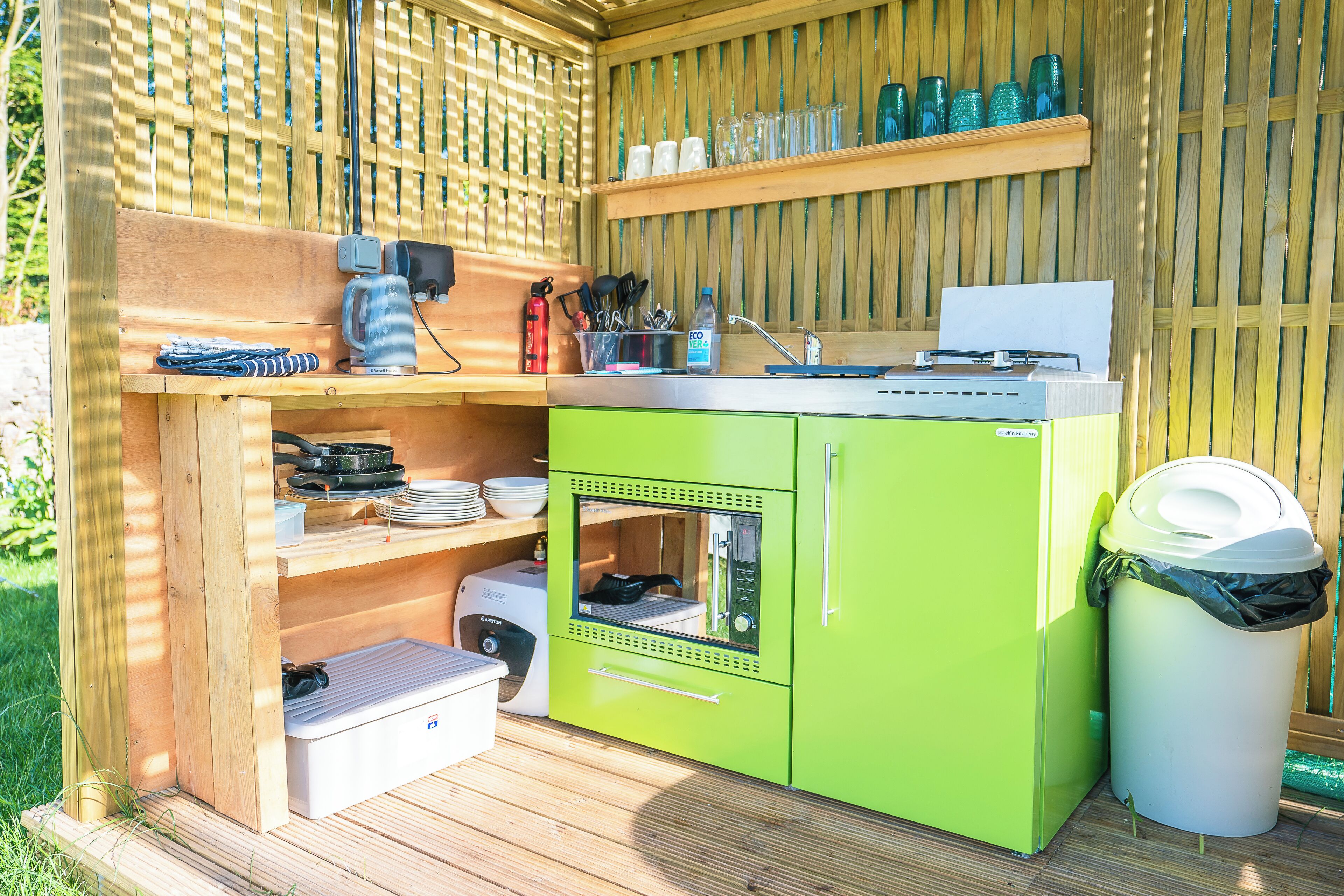 Superior Apartment, Garden View | Private kitchen