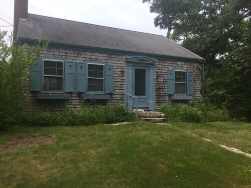 Charming 2-bedroom cottage in Woods Hole